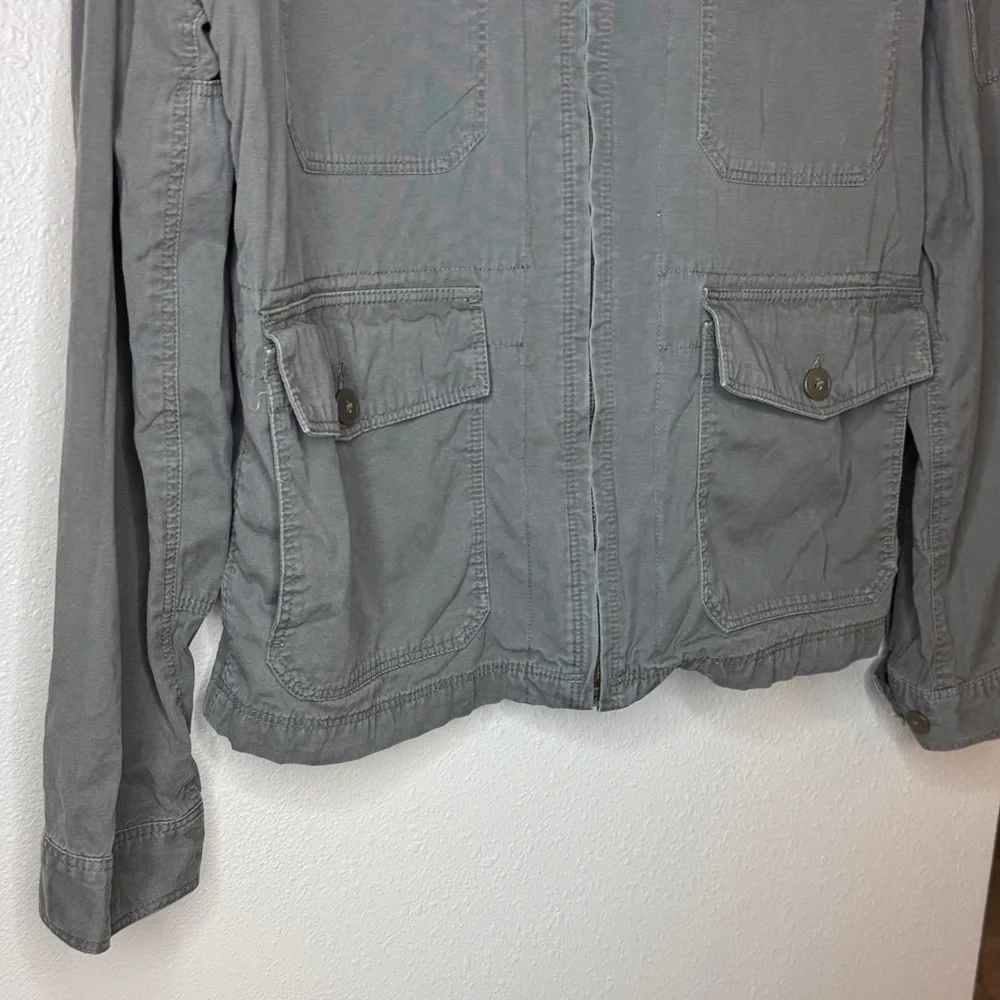 J. Crew features detachable missing